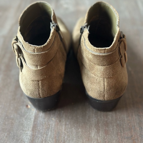 Sam Edelman Women’s Olive Green Suede Strappy Buckle Zip Ankle Booties Size 7 - Picture 4 of 6